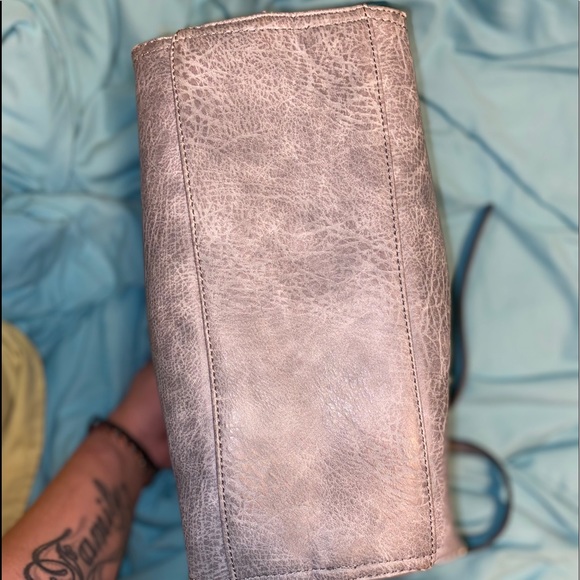 ML cross over purse - Picture 3 of 6